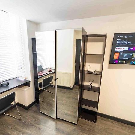 Stay Sa Cosy Equipped Studios Available 10 Mins From The City! Free Wifi &50" Smart Tv'S! Birmingham Exterior foto