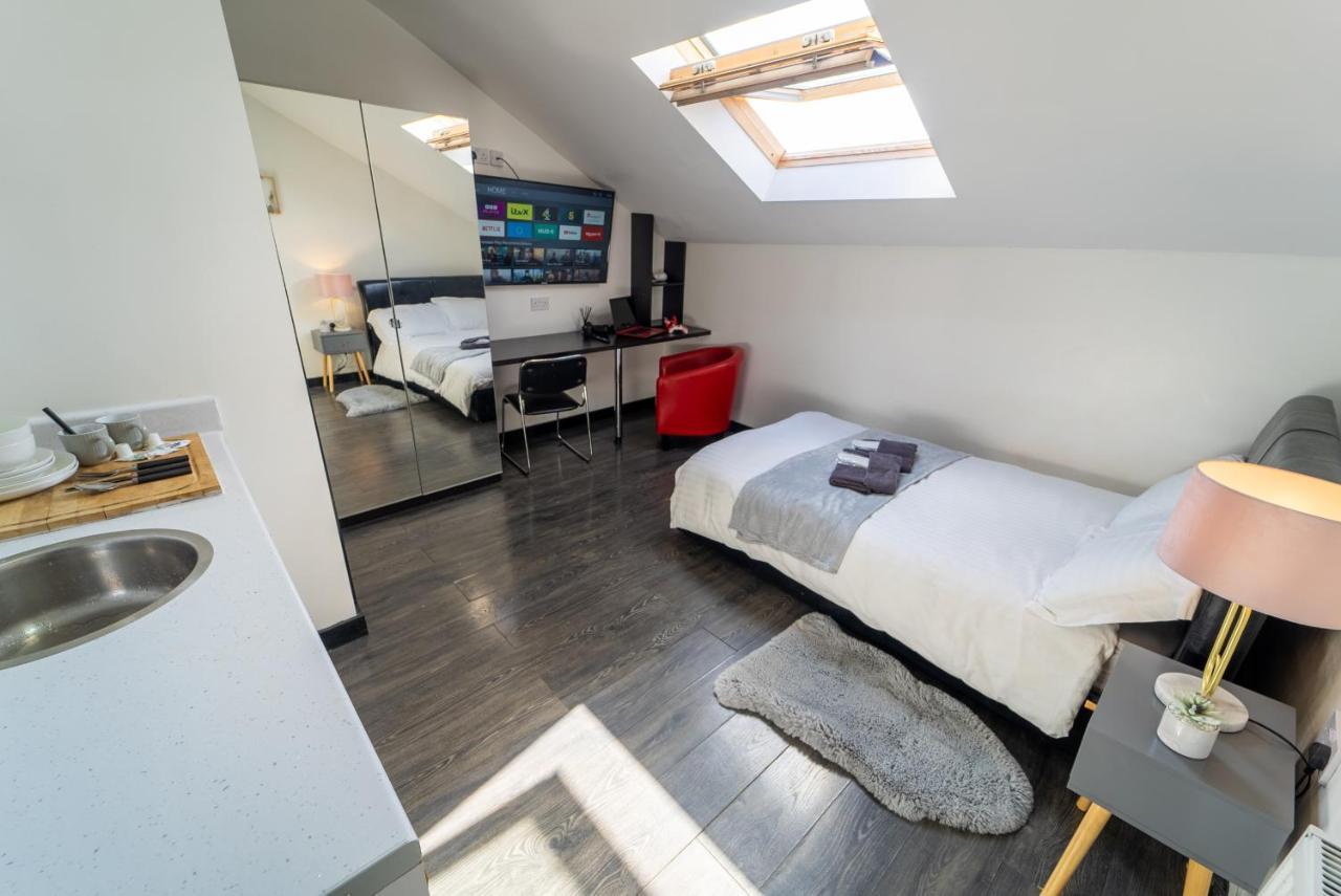 Stay Sa Cosy Equipped Studios Available 10 Mins From The City! Free Wifi &50" Smart Tv'S! Birmingham Quarto foto
